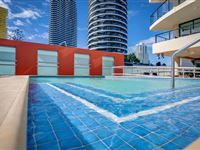 Pool - Mantra Broadbeach on the Park